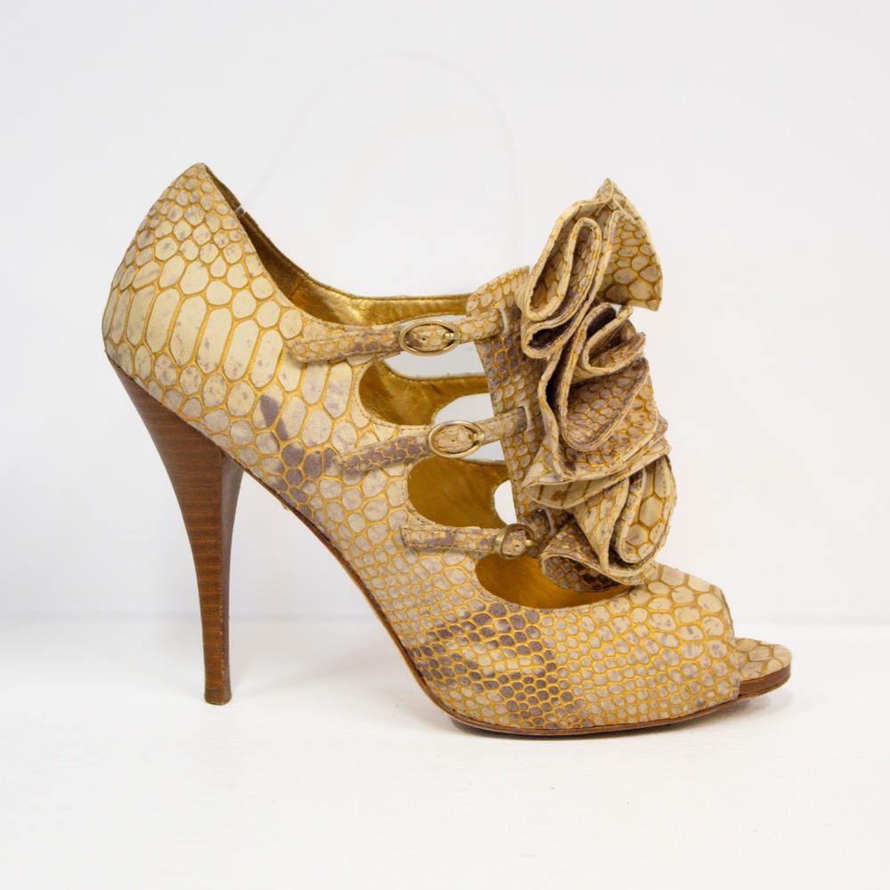 Saks Fifth Avenue Amber Heels Stiletto Peep Toe Women's Size  8.5 US